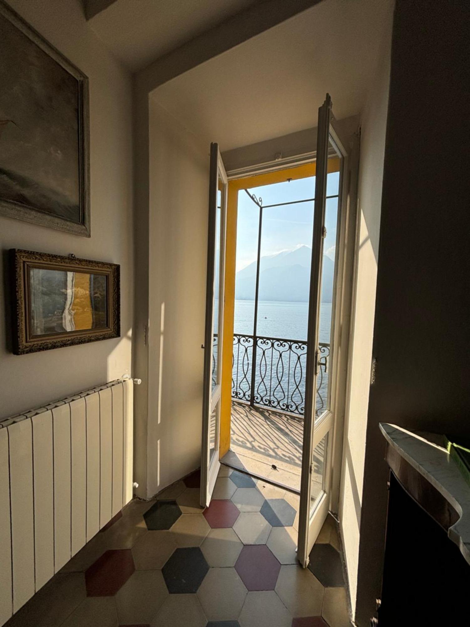 Varenna Caffe Apartment Екстериор снимка