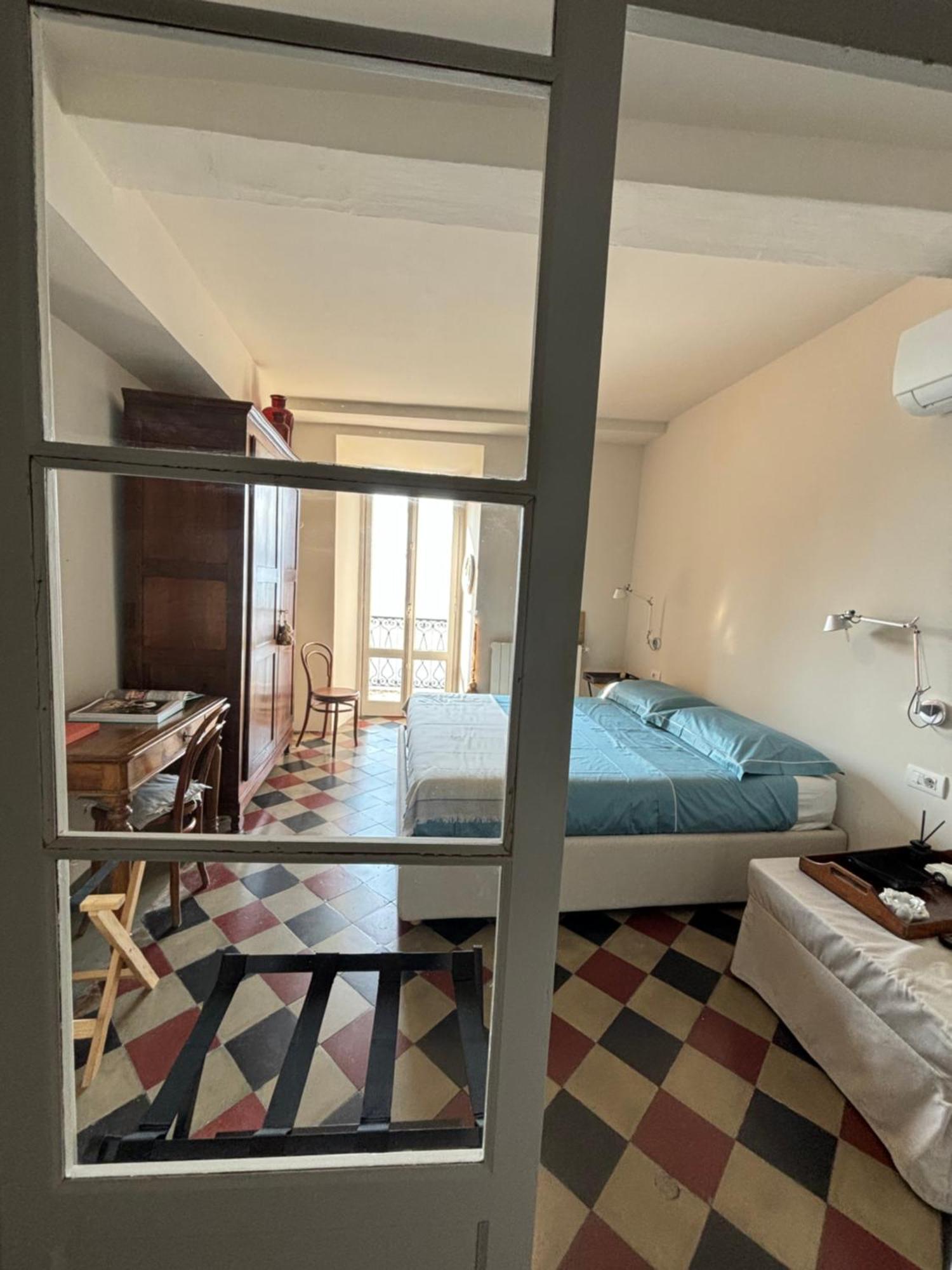 Varenna Caffe Apartment Екстериор снимка