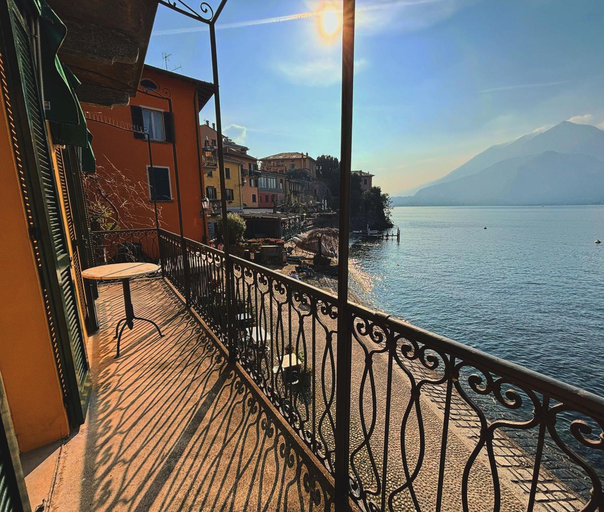 Varenna Caffe Apartment Екстериор снимка
